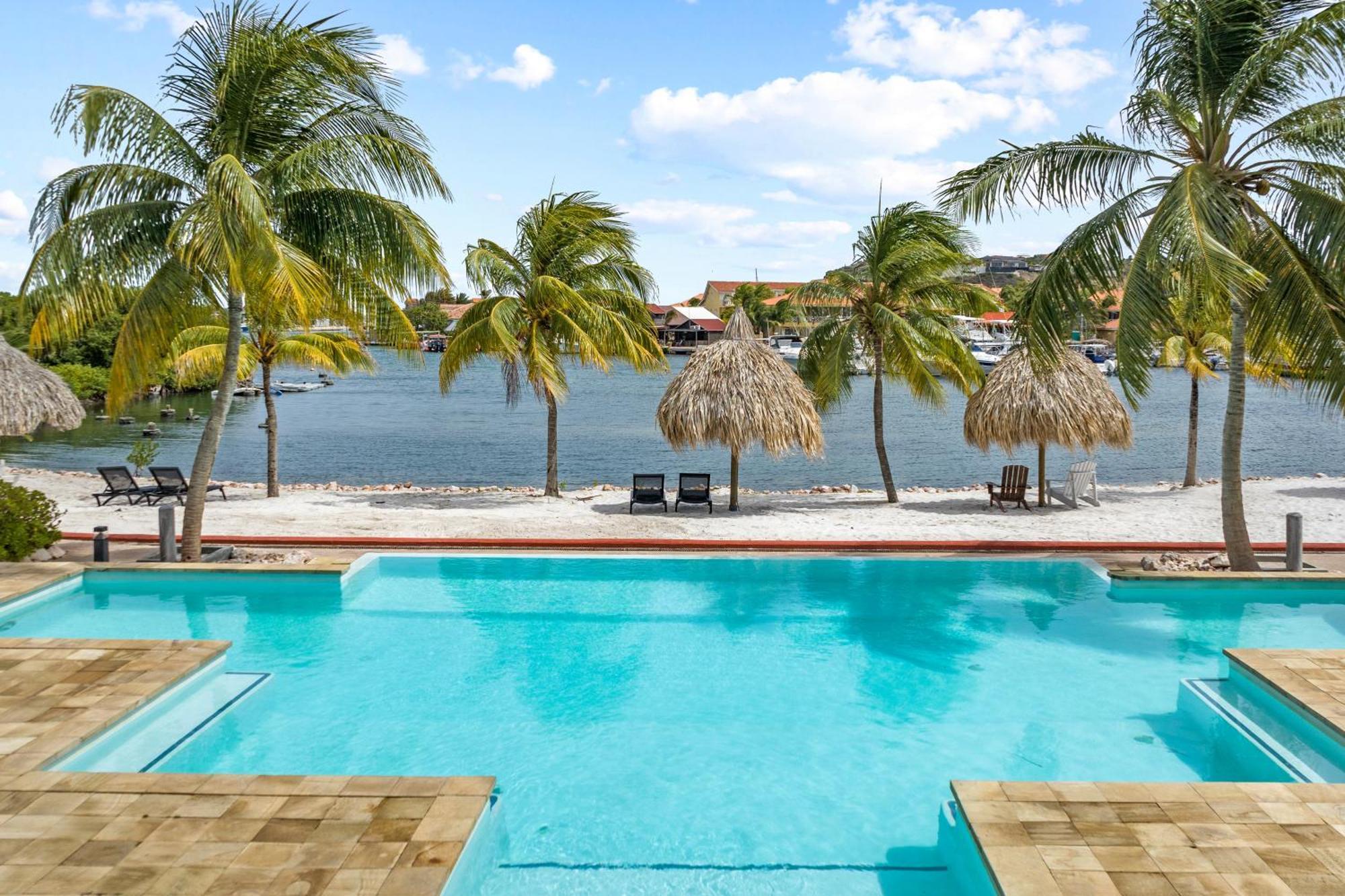 Spanish Water View Apartments - Jan Thiel Area Виллемстад Экстерьер фото