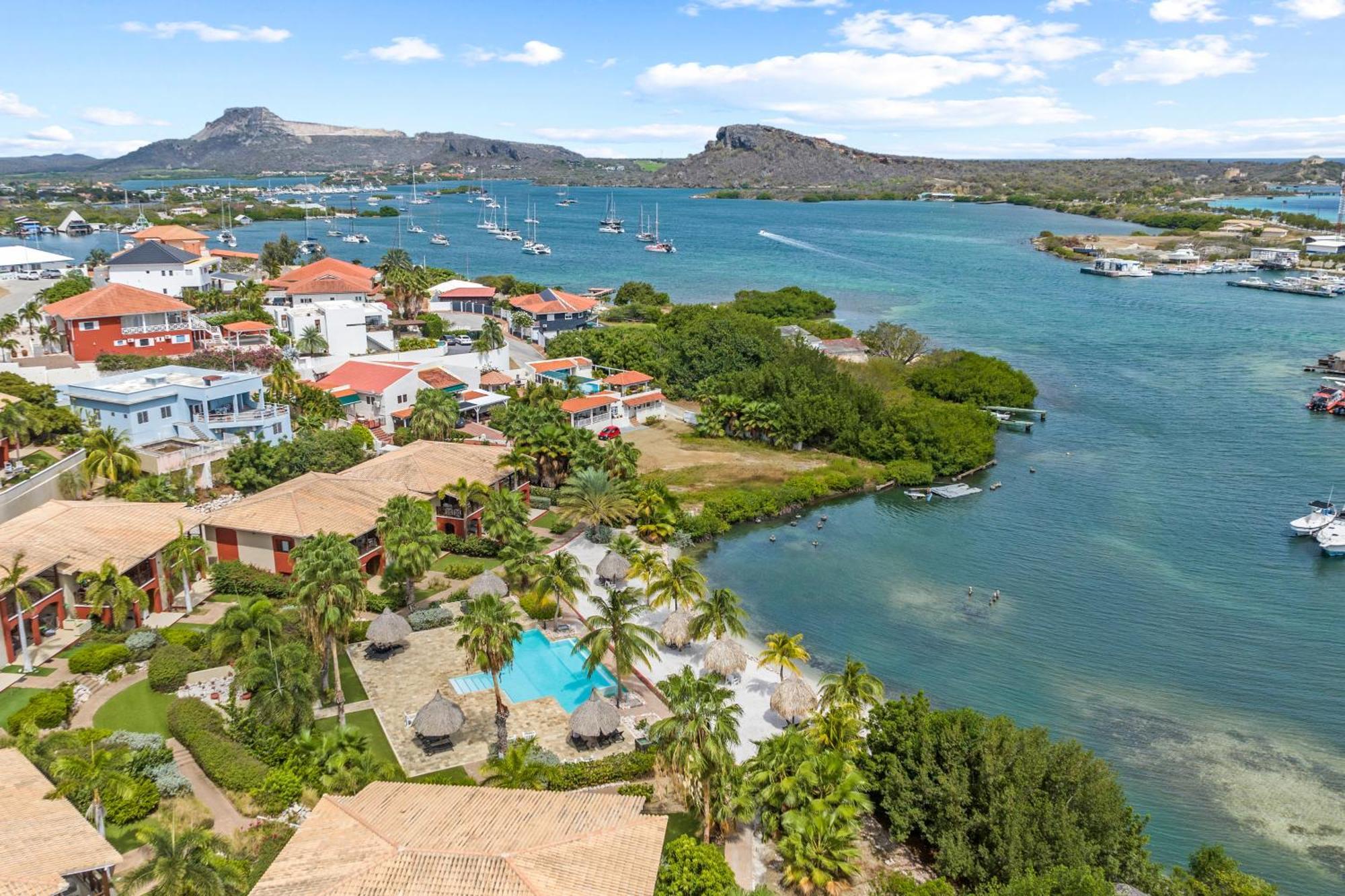 Spanish Water View Apartments - Jan Thiel Area Виллемстад Экстерьер фото